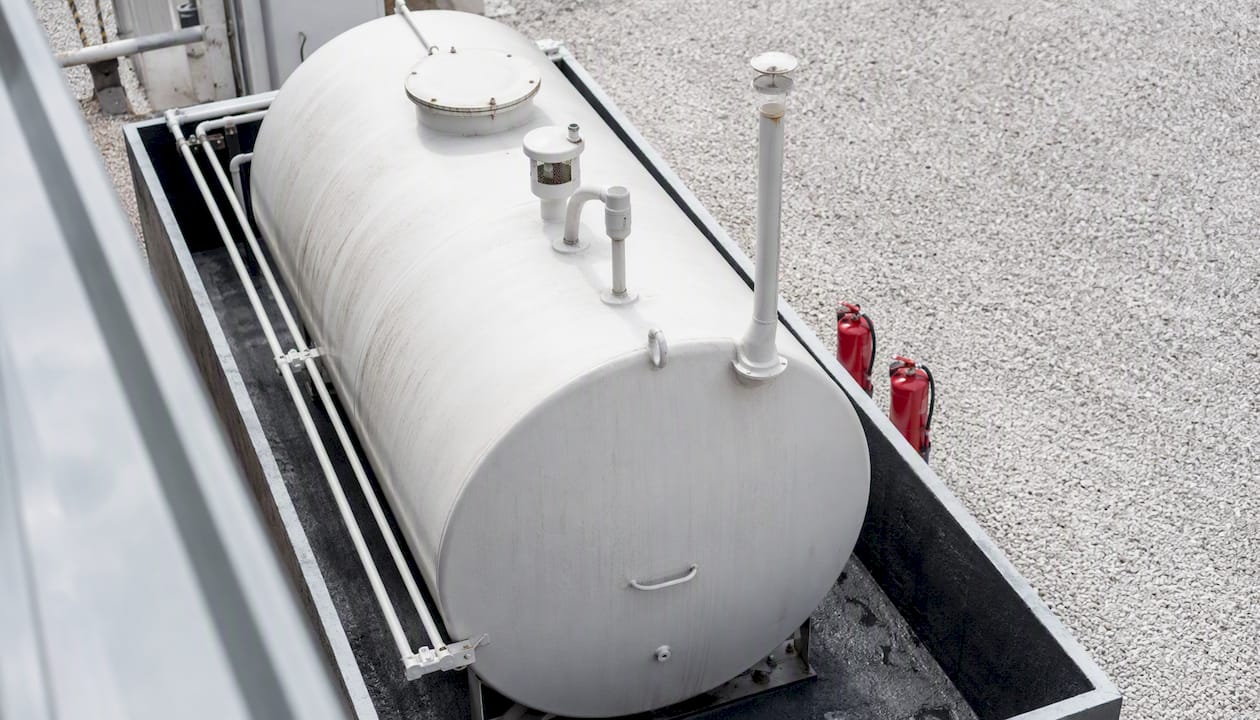 Diesel storage tank with venting and containment