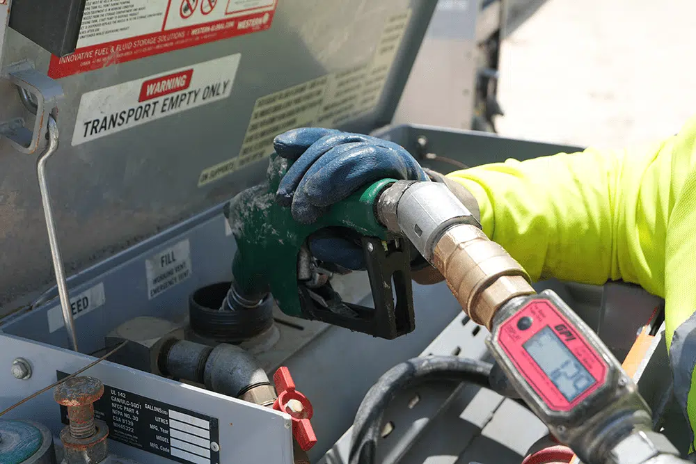 Fueling generator at job-site anytime fuel pros diesel delivery Fueling generator at job-site anytime fuel pros diesel delivery